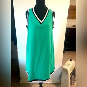 Chic Green V-Neck Tank Top